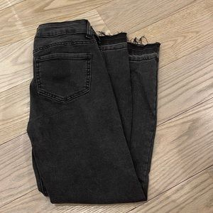 DEX DISTRESSED BLACK DENIM